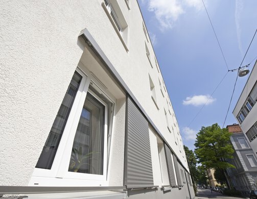 Objekt Kaulbachstraße Erdgeschoss Close Up Bild von der Straße