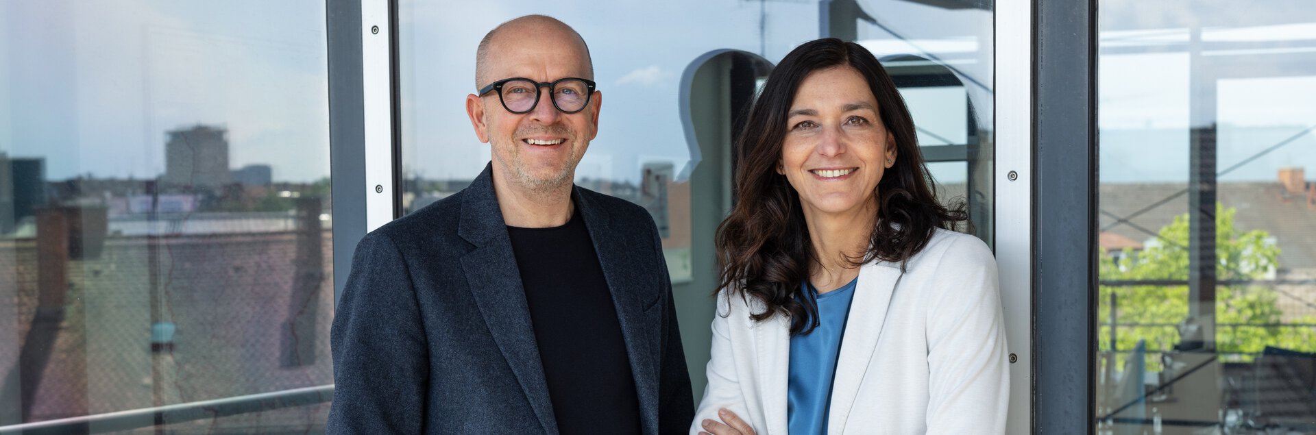 Sebastian Gefeller, Geschäftsführer (COO) mit Cornelia Reimoser, Abteilungsleitung Nachhaltigkeitsmanagement/ESG