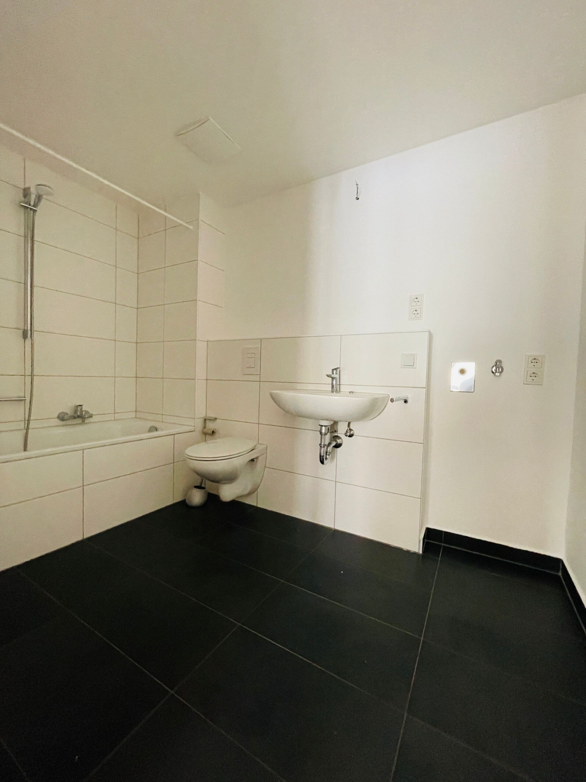 Badezimmer mit Wanne | © Dawonia